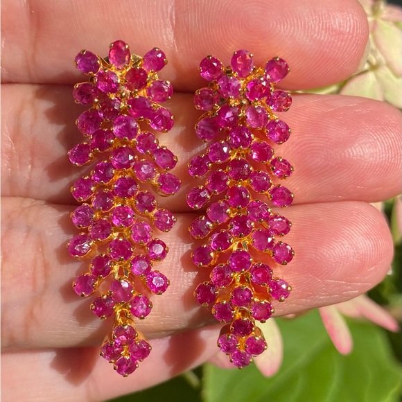 New Natural Burmese Ruby Dangle Earrings in 18K Solid Gold - Picture 6 of 8